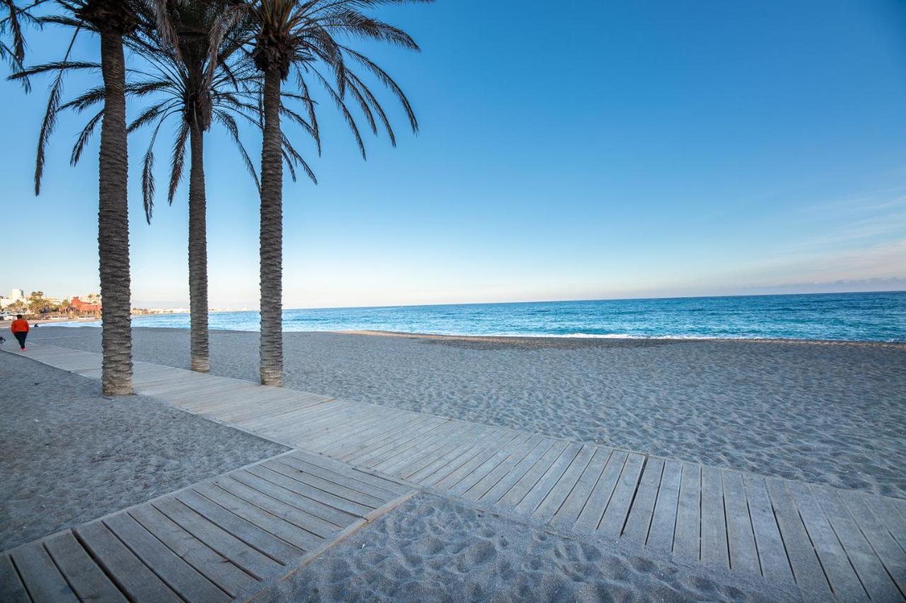 Modern Apartment Next To The Beach, Pets Friendly Benalmádena Eksteriør billede