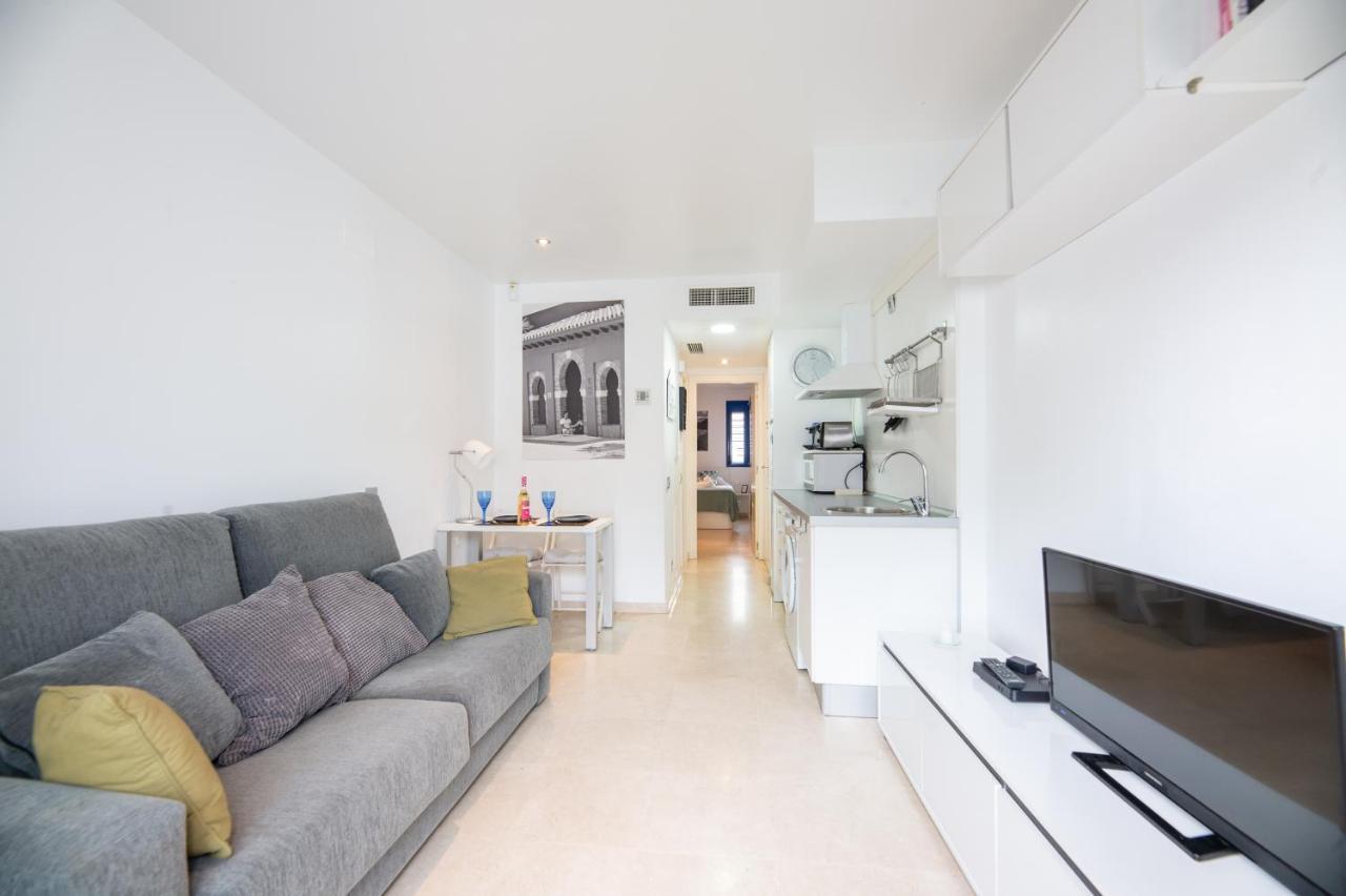 Modern Apartment Next To The Beach, Pets Friendly Benalmádena Eksteriør billede